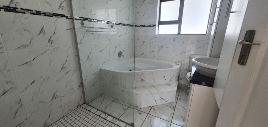 To Let 4 Bedroom Property for Rent in Fountains Estate Eastern Cape